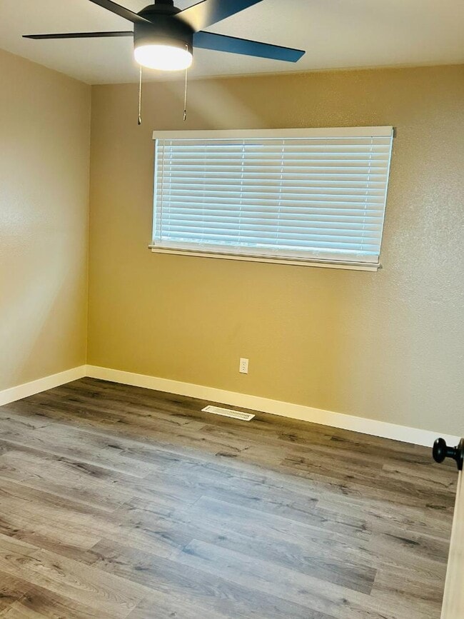 Building Photo - 285 Rutgers Ave