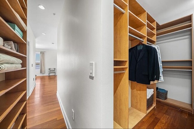 Building Photo - 20 Ave at Port Imperial