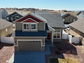 Building Photo - Amazing Cumberland Green home