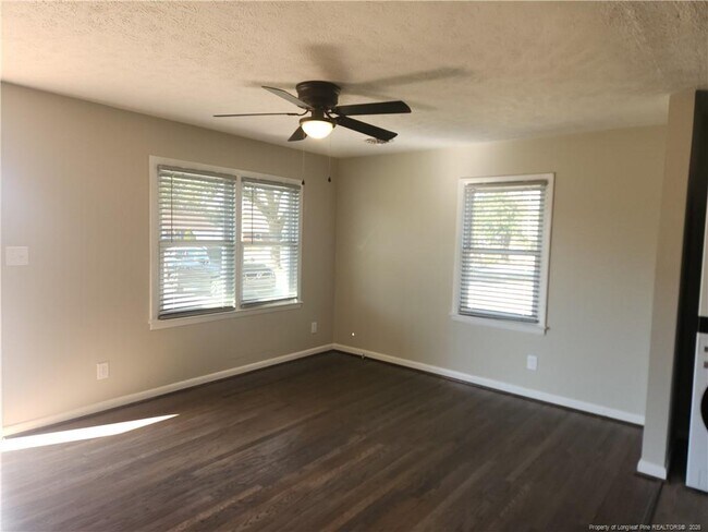 Building Photo - 417 Windermere Dr