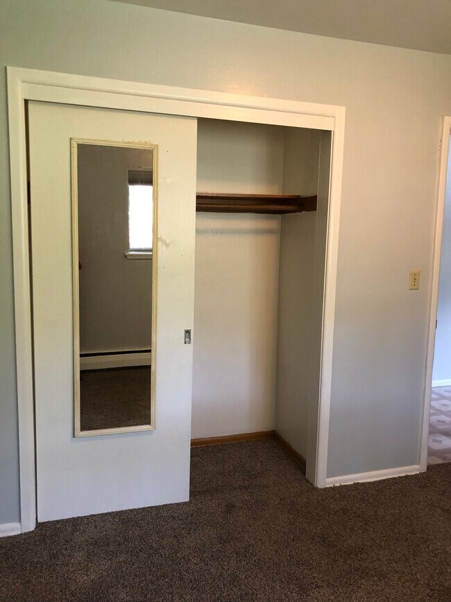 Building Photo - 1 Bedroom Apartment-St. Francis