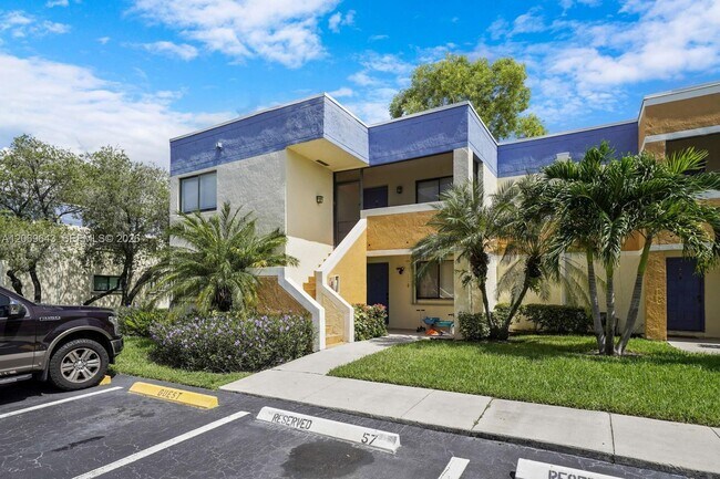 Building Photo - 185 Lakeview Dr