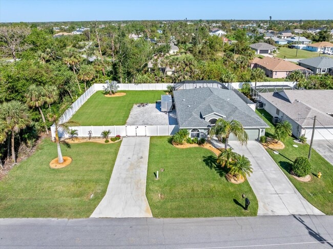 Building Photo - 126 Spur Dr