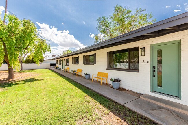 Building Photo - 6622 E Avalon Dr