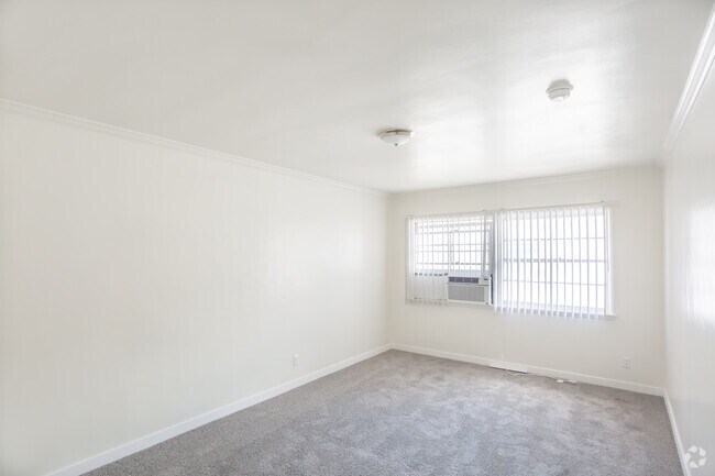 2BR,1BA-Bedroom - Radford