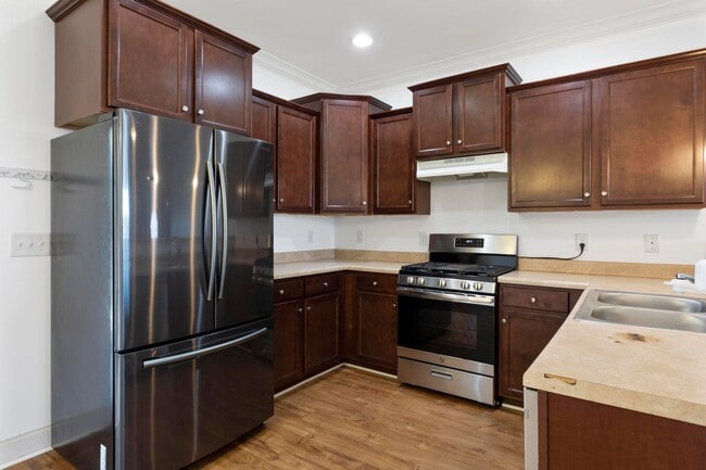 Building Photo - 3BR w/Bonus Room! Stone Bay & Beach Convenience!