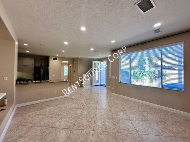 Building Photo - 5053 Woodbridge Ln