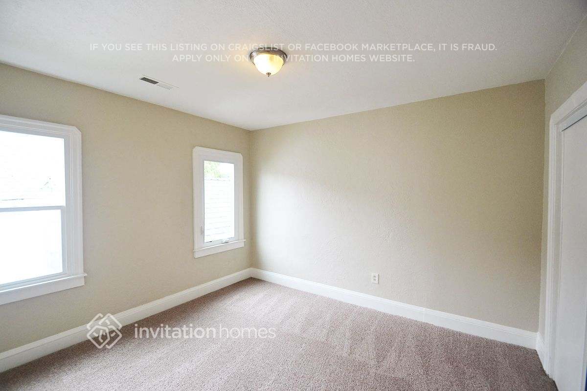 Building Photo - 1440 Beach St