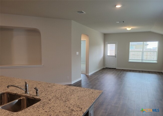 Building Photo - 622 Great Plains