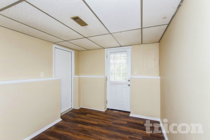 Building Photo - 3205 Winchelsea Dr