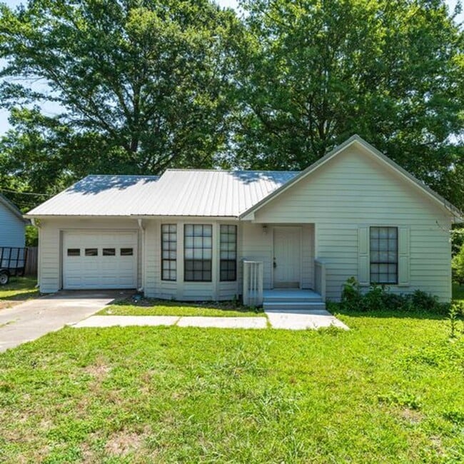 Primary Photo - ? Adorable Renovated Home in the Heart of ...