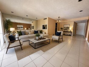 Building Photo - 3360 Spanish Moss Terrace