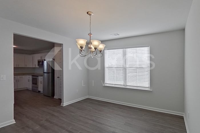 Building Photo - 301 Hemlock Ct