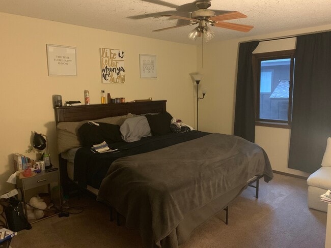 Building Photo - 2 Br / 1 Ba TH w/ 1-Car Garage in Brooklyn Center!