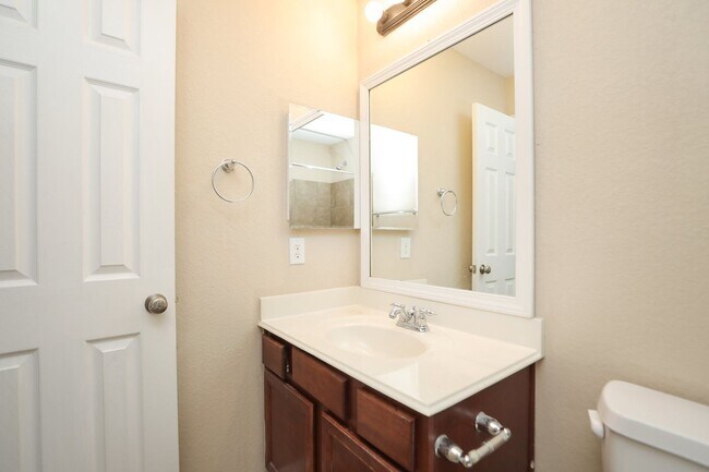 Building Photo - For Lease | 4 Bed, 2.5 Bath | 2,587 Sq Ft ...