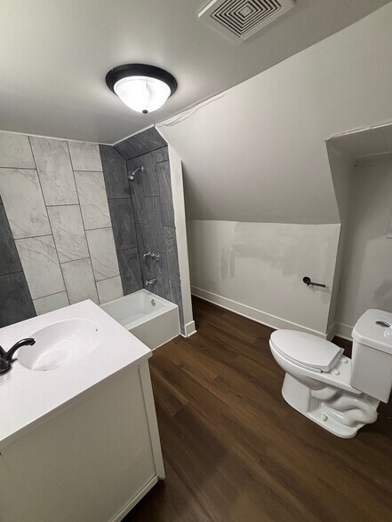 Building Photo - 2139 N 67th St