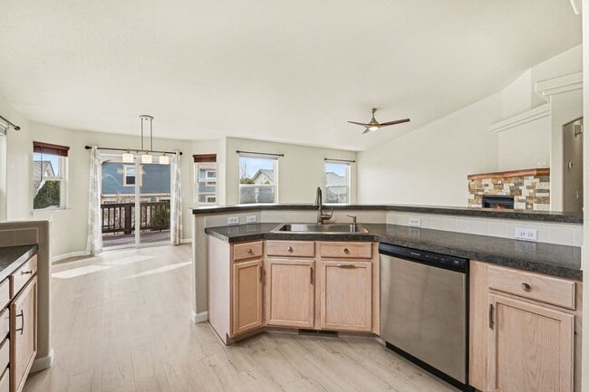 Building Photo - 2250 Marshfield Ln