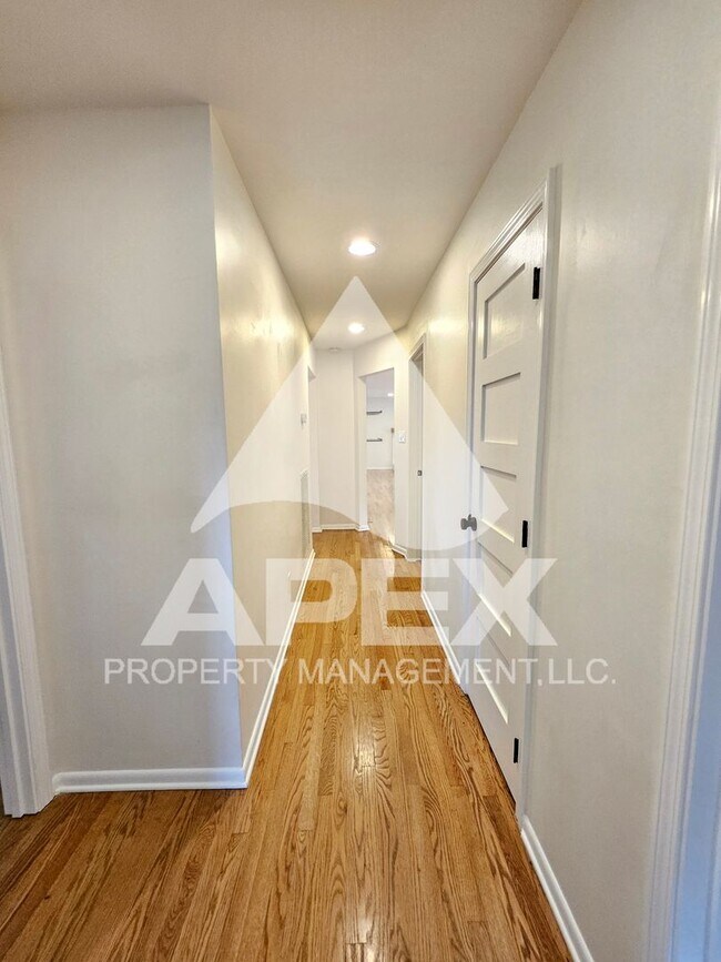 Building Photo - Renovated & Stunning - Single level Brick ...