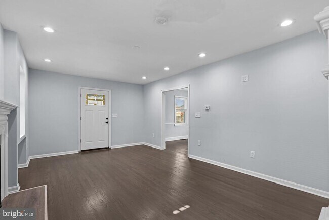 Building Photo - 4225 Cardwell Ave