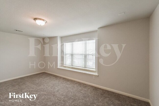 Building Photo - 11631 Bakersfield Pass