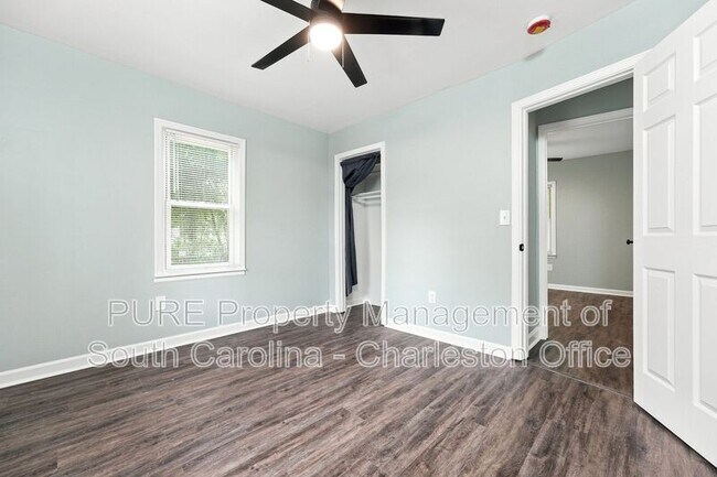 Building Photo - 1831 Dayton St