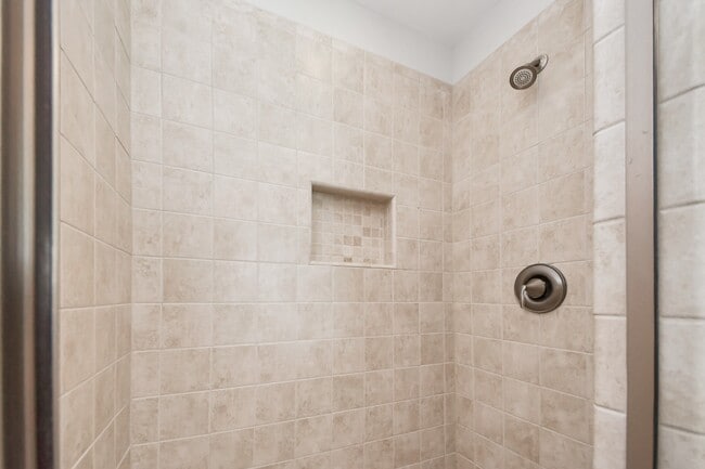 Building Photo - 8102 Bob White Dr