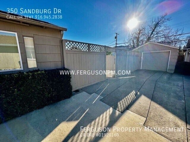 Building Photo - 350 Sandburg Dr