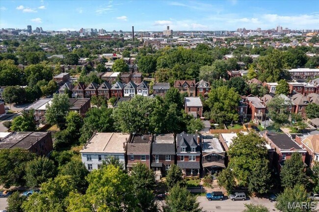 Building Photo - Russell Blvd -4045