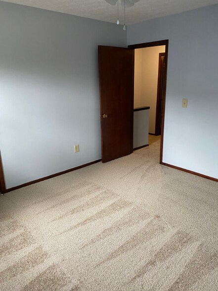 Building Photo - 136 W Pacemont Rd