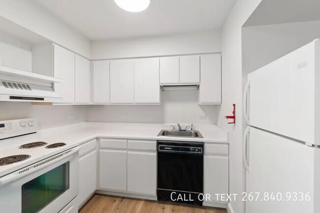 Building Photo - 200 College Park Dr