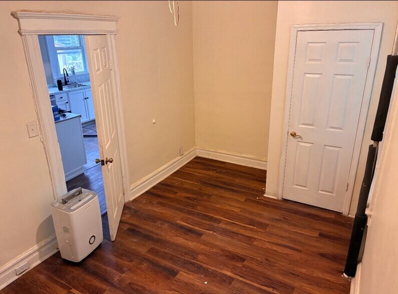 Building Photo - 45 Finlay Pl