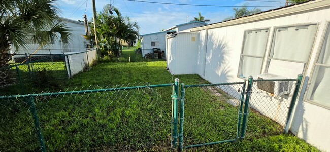 Building Photo - 508 50th Ave Dr W