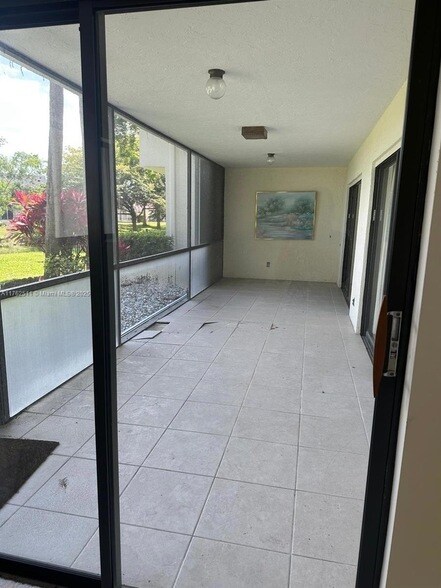 Building Photo - 12524 Shoreline Dr