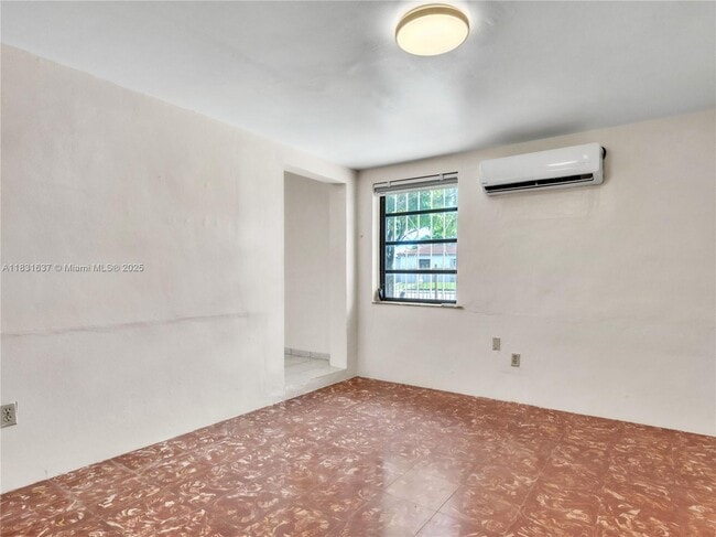 Building Photo - 555 SW 67th Ave