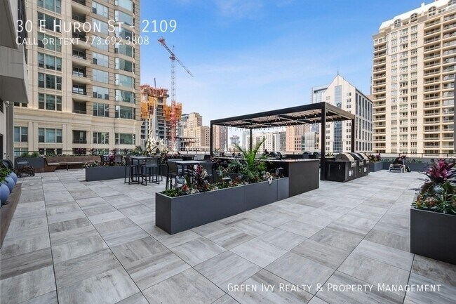 Building Photo - 30 E Huron St