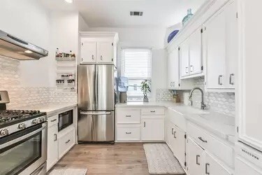 Building Photo - 1015 26th St