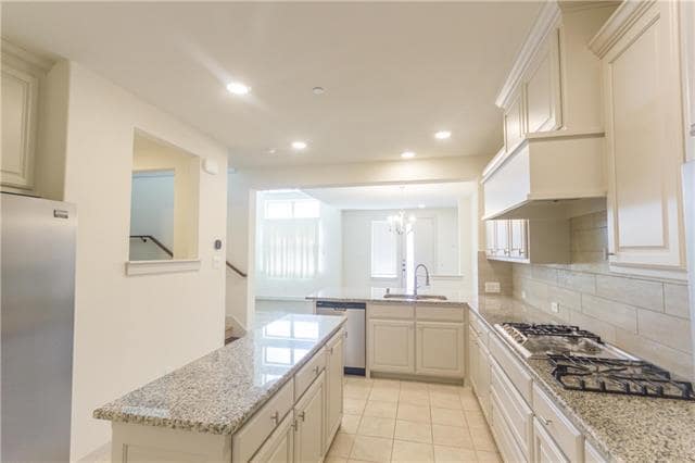 Building Photo - 420 Texas Dr