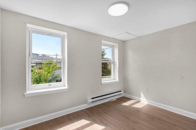 Building Photo - 434 N Patterson Park Ave