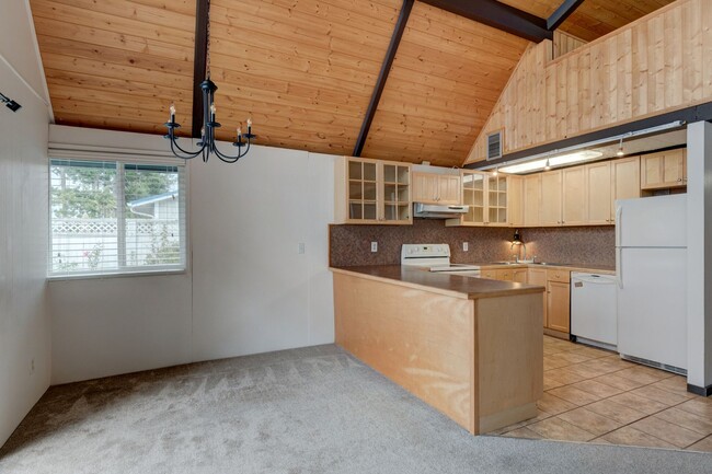 Building Photo - 2 Bedroom + Loft Cottage with Puget Sound ...