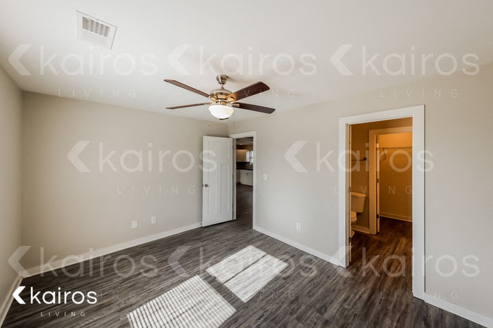Building Photo - 900 5th Way