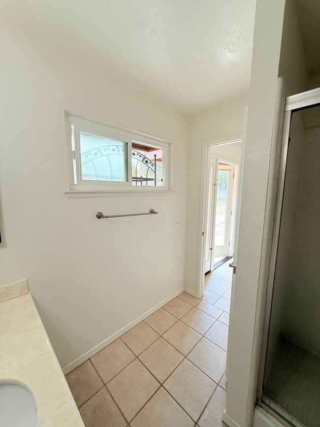 Building Photo - 4625 Karnes Rd
