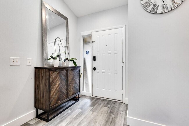 Building Photo - 13155 Chadwick Ct