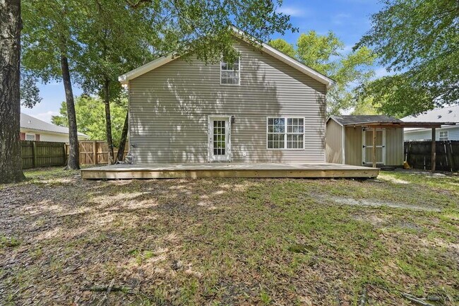 Building Photo - New rental move in ready! 4 bedrooms | 2 bathooms