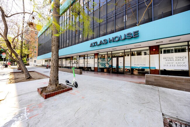 Building Photo - 2500 Wilshire Blvd