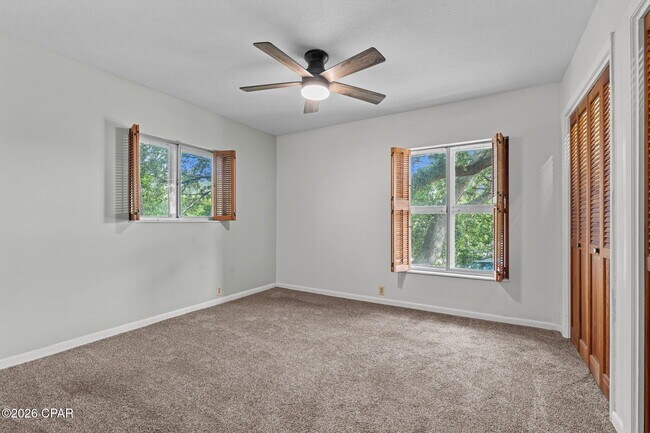 Building Photo - 136 Colina Cir