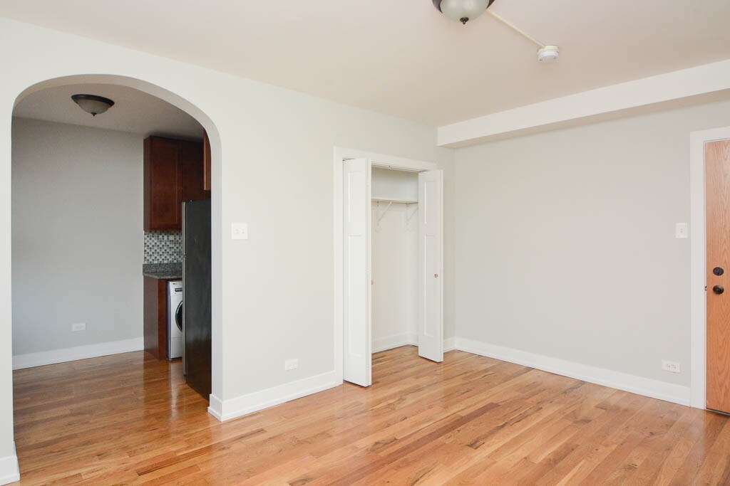 Building Photo - 562 W Arlington Pl