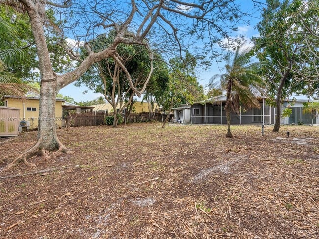 Building Photo - 4331 SW 31st Dr