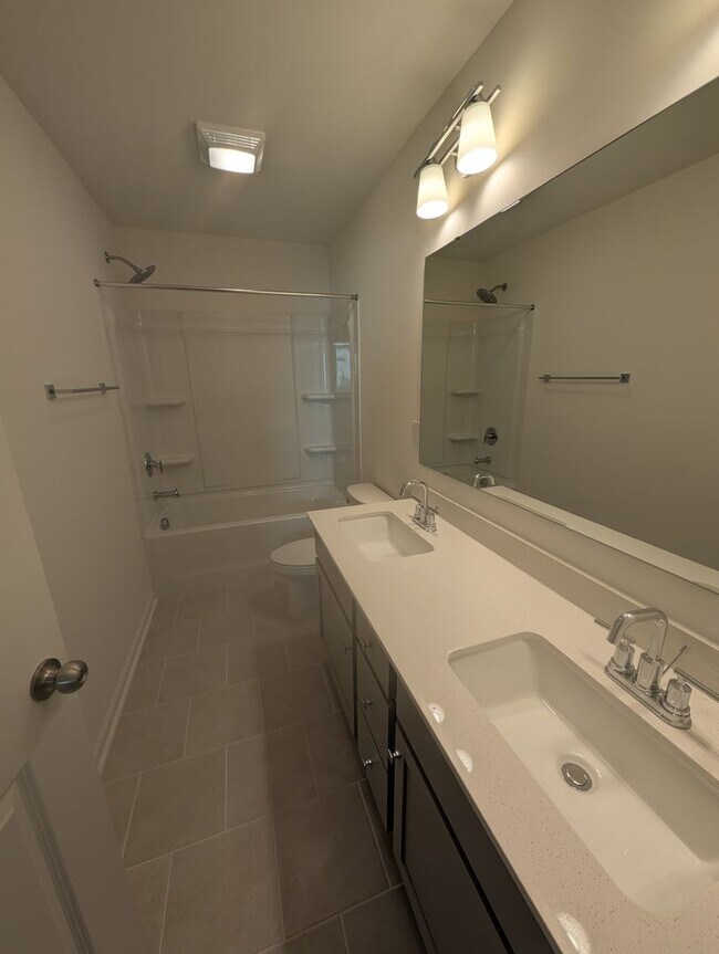 Building Photo - NEW CONSTRUCTION 3BD/2.5 Home in Stonebrid...