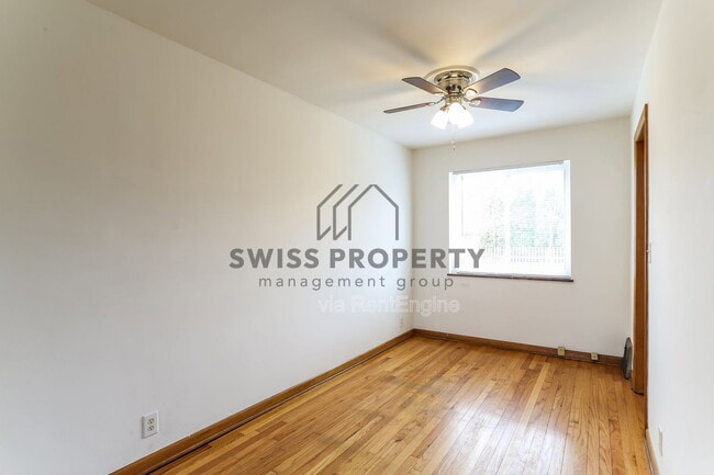 Building Photo - 4185 Indianola Ave