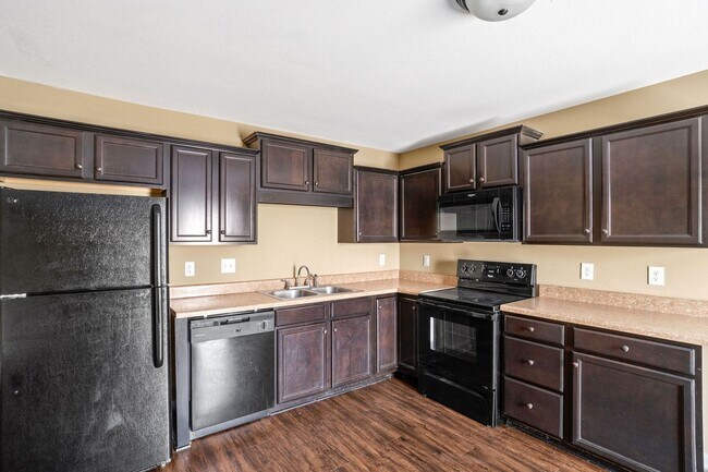 Building Photo - 1719 Thistlewood Dr